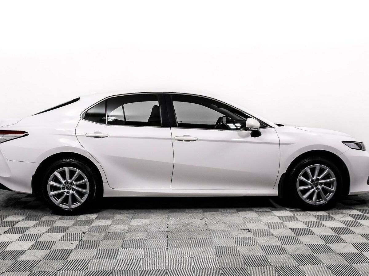 Toyota Camry, 2021 - фото №4