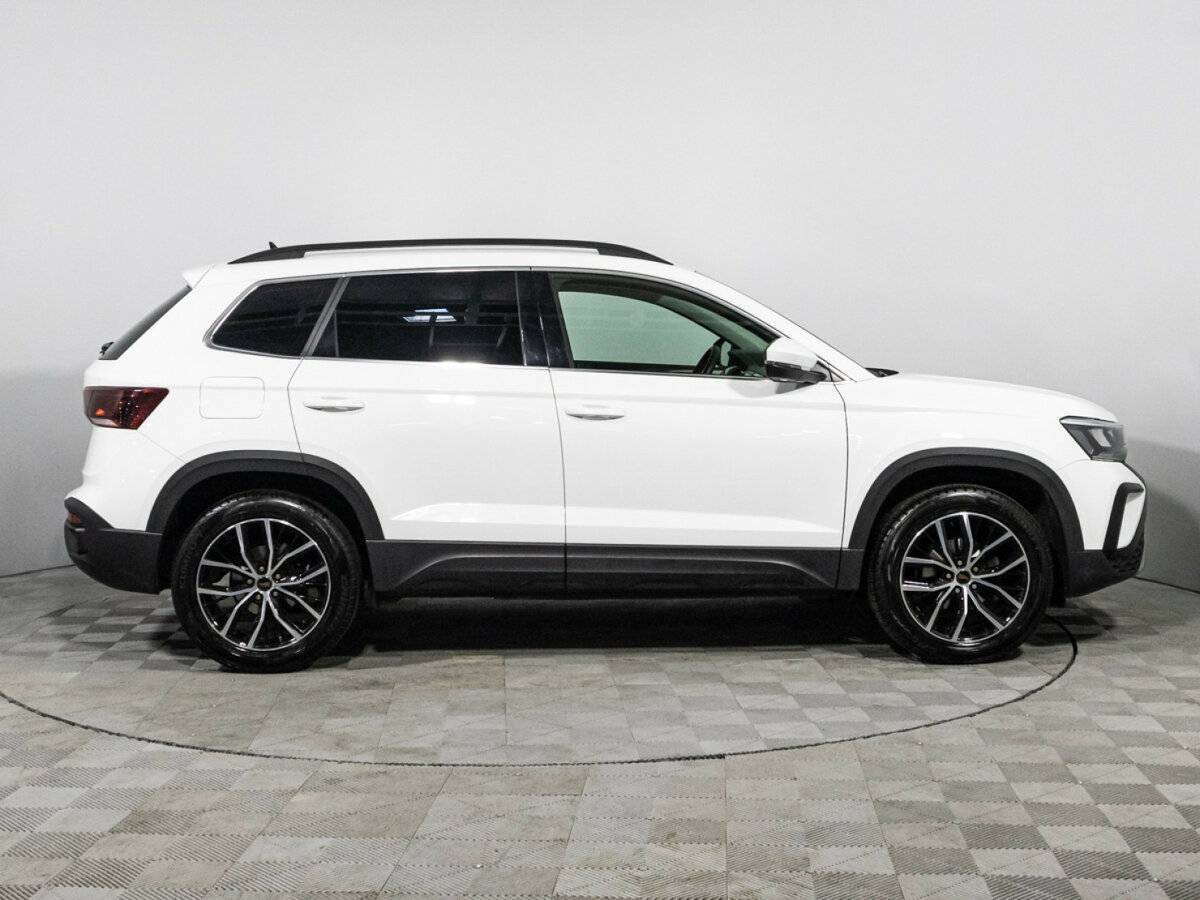 Volkswagen Taos, 2021 - фото №4