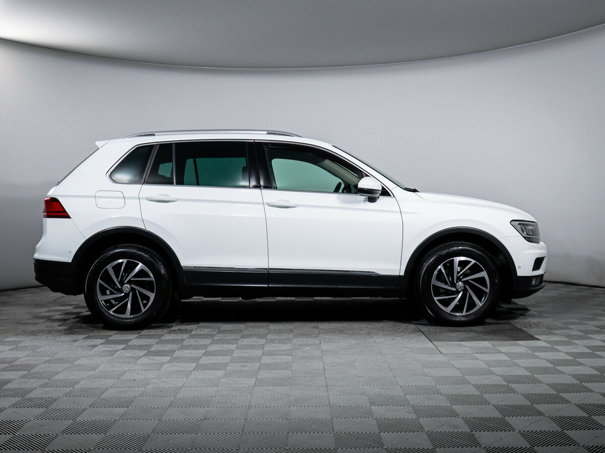 Volkswagen Tiguan II, 2018 - фото №4