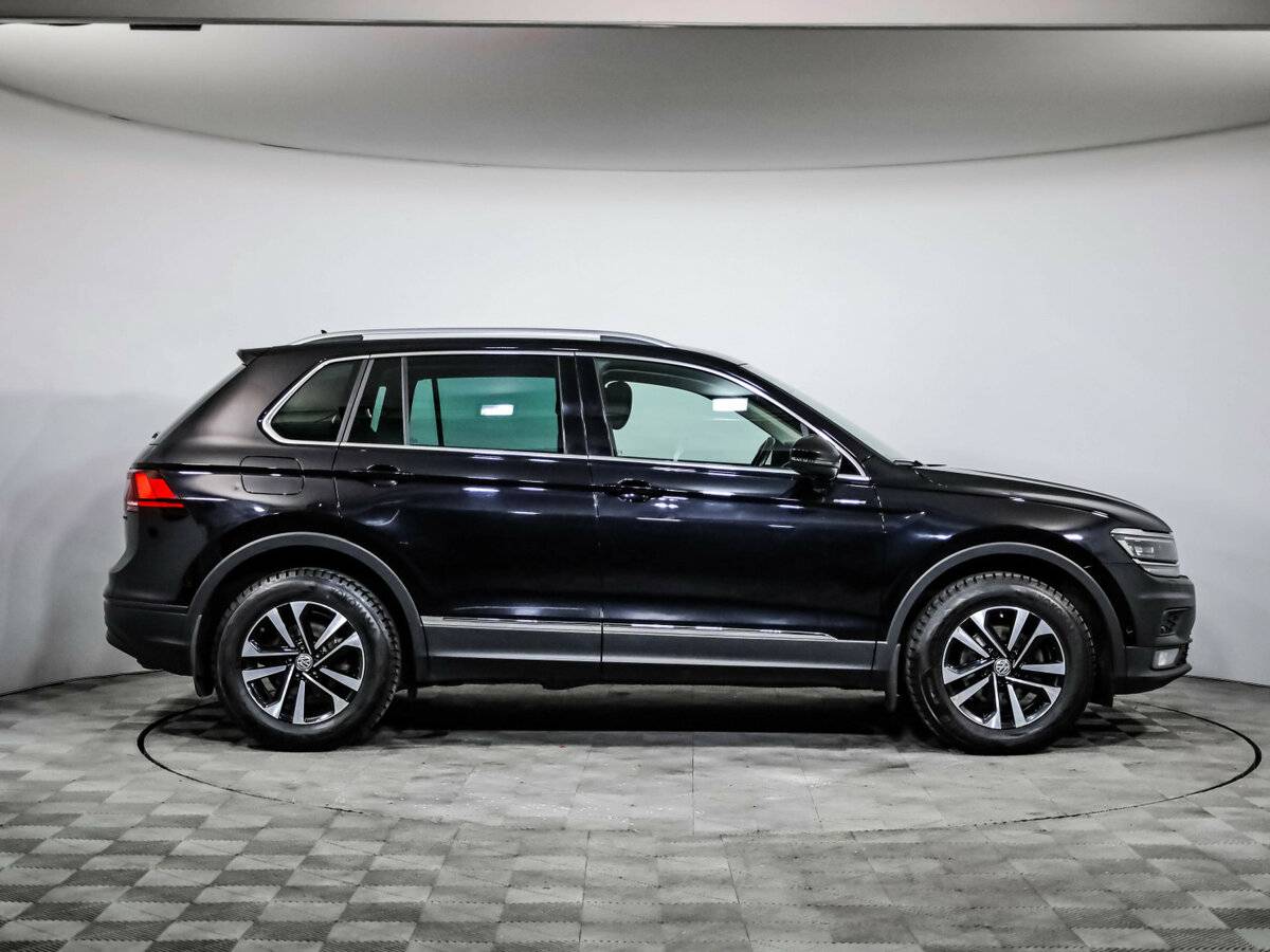 Volkswagen Tiguan II, 2019 - фото №4