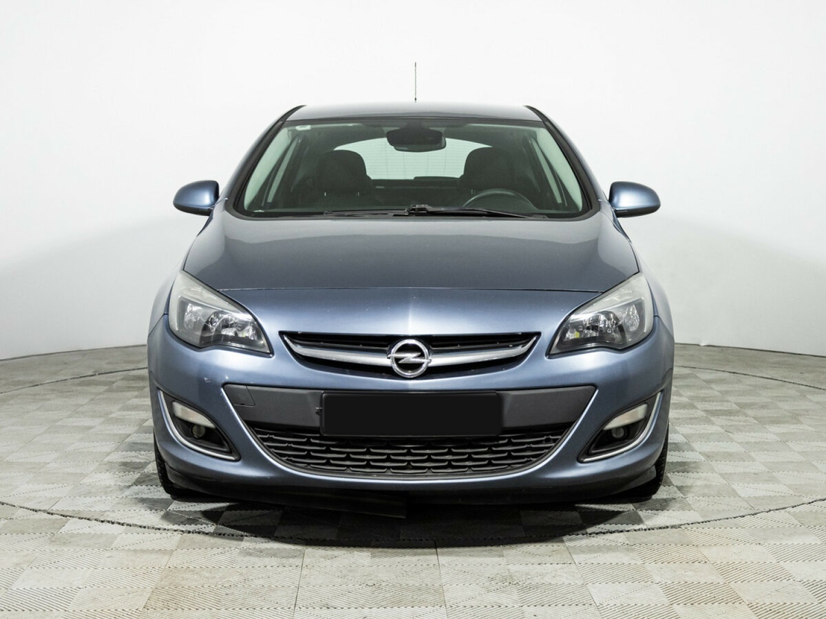Opel Astra J Рестайлинг, 2013 - фото №2