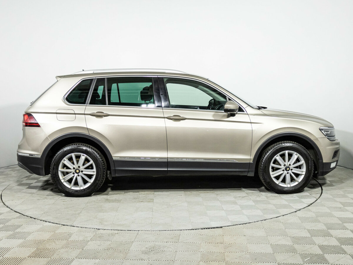 Volkswagen Tiguan II, 2017 - фото №4