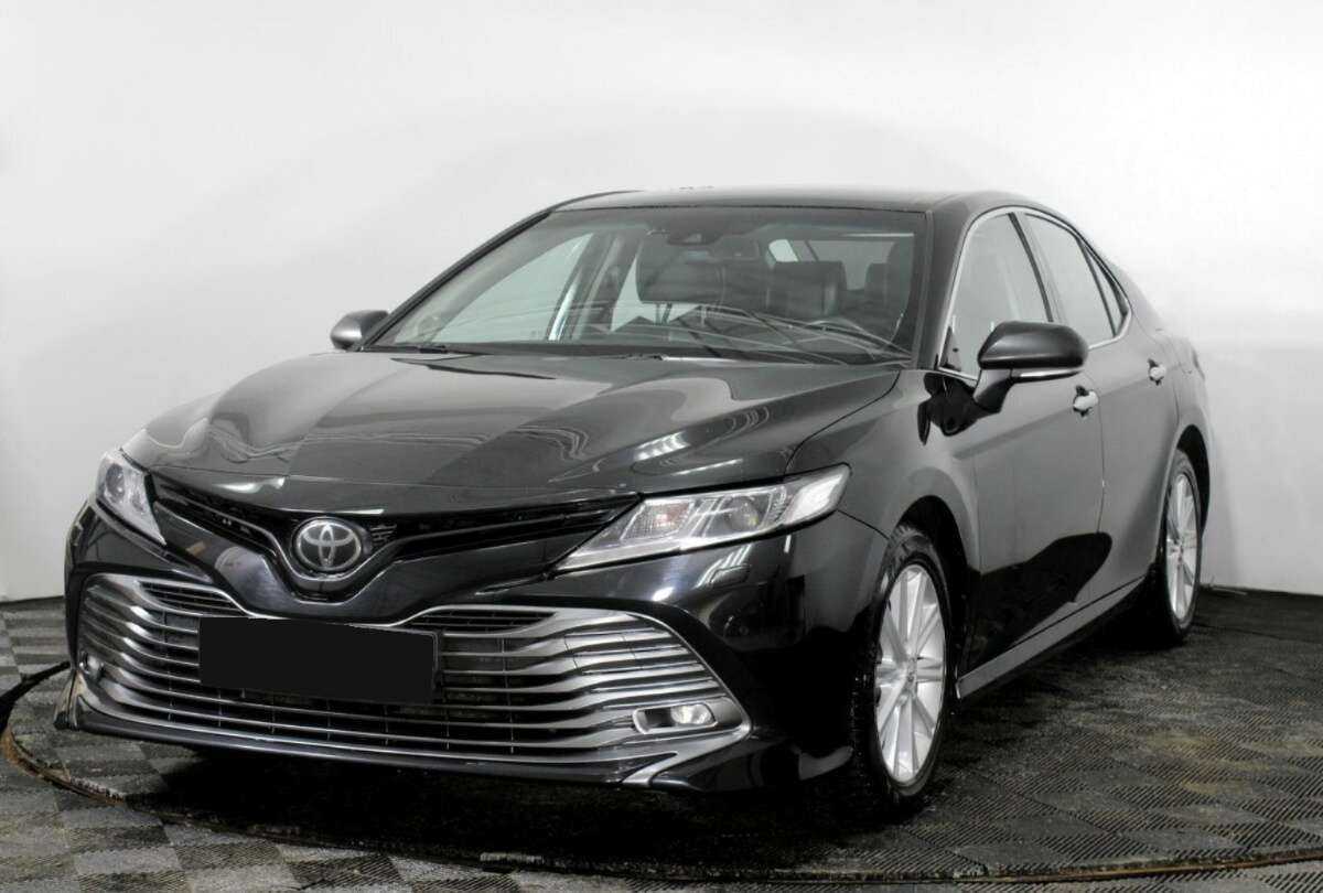 Toyota Camry, 2020 - фото №1