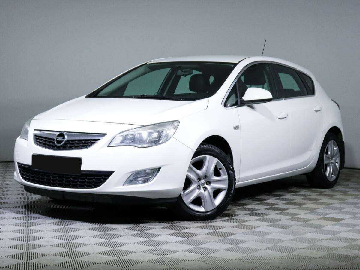 Opel Astra, 2012 - фото №1