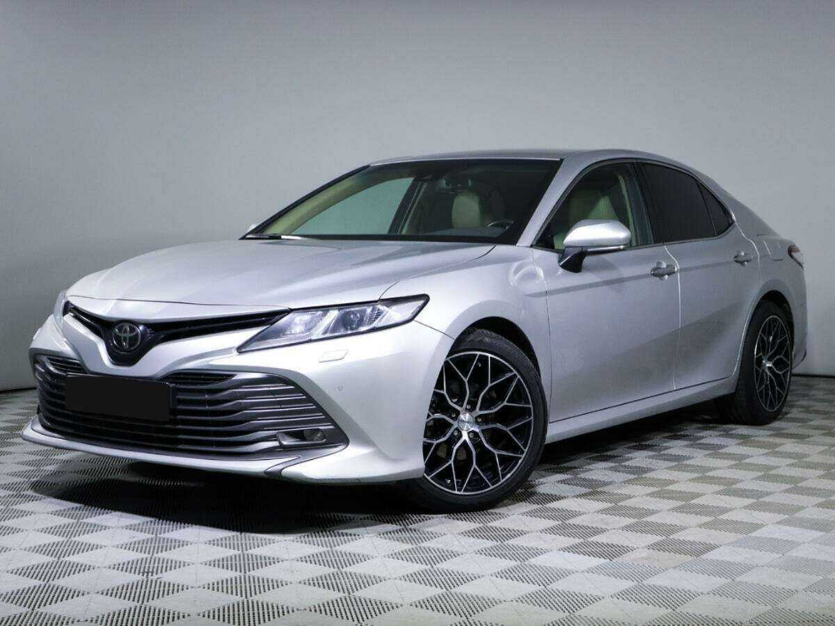 Toyota Camry, 2020 - фото №1