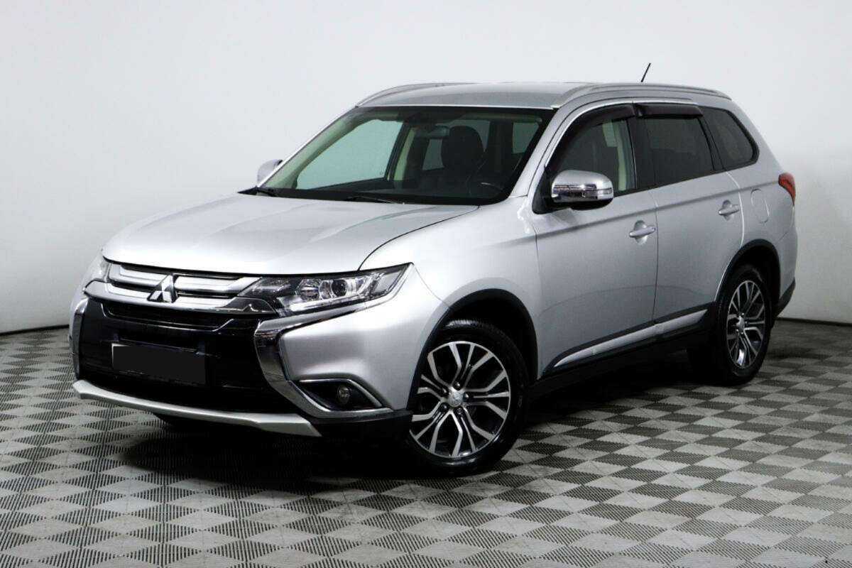 Mitsubishi Outlander, 2015 - фото №1