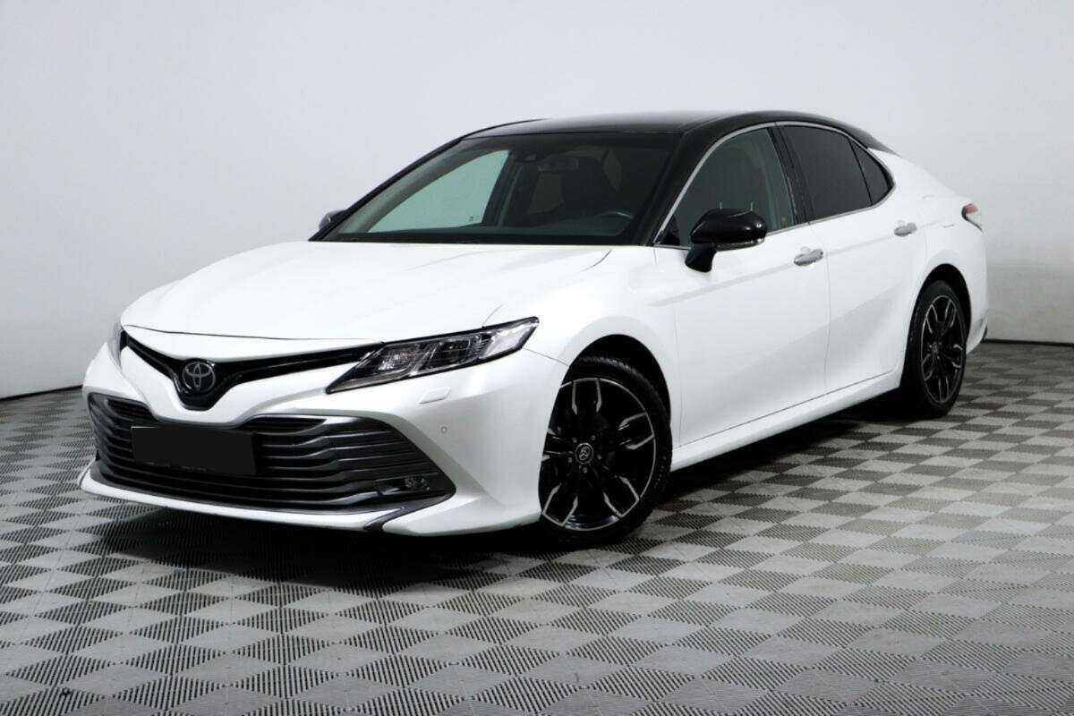 Toyota Camry, 2020 - фото №1