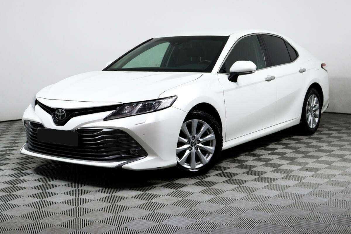 Toyota Camry, 2019 - фото №1