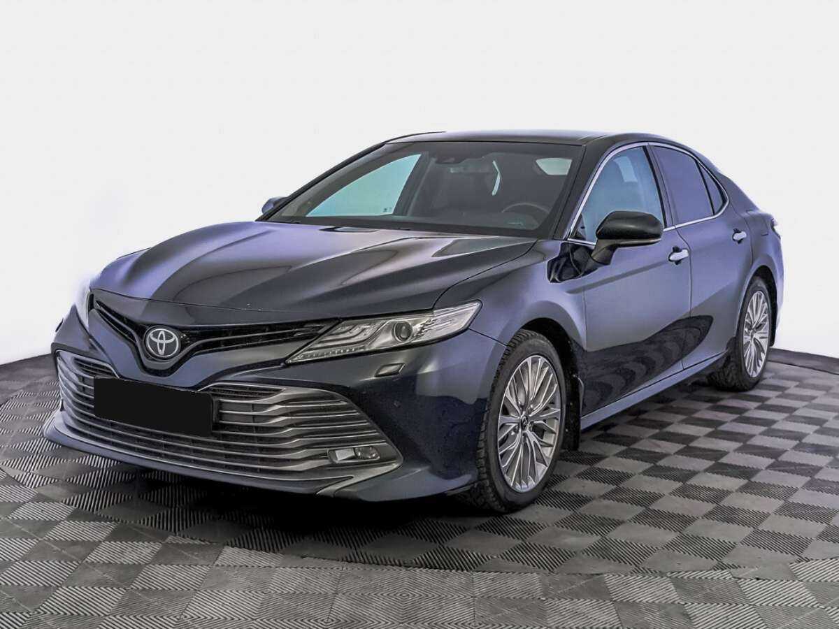 Toyota Camry, 2018 - фото №1
