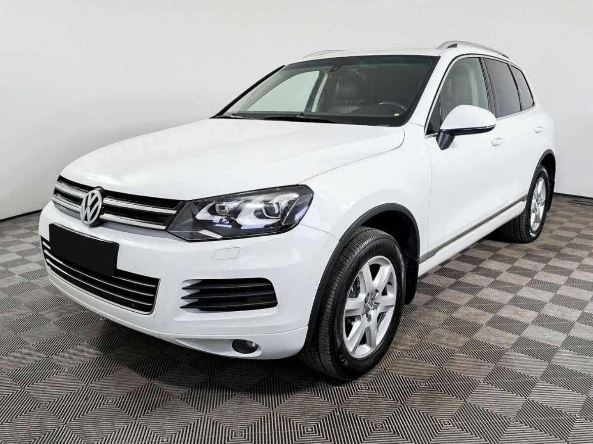 Volkswagen Touareg, 2012 - фото №1