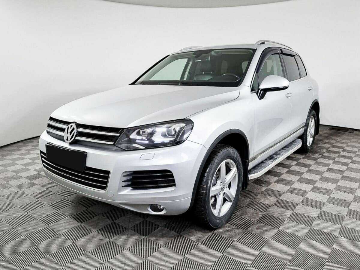 Volkswagen Touareg, 2012 - фото №1