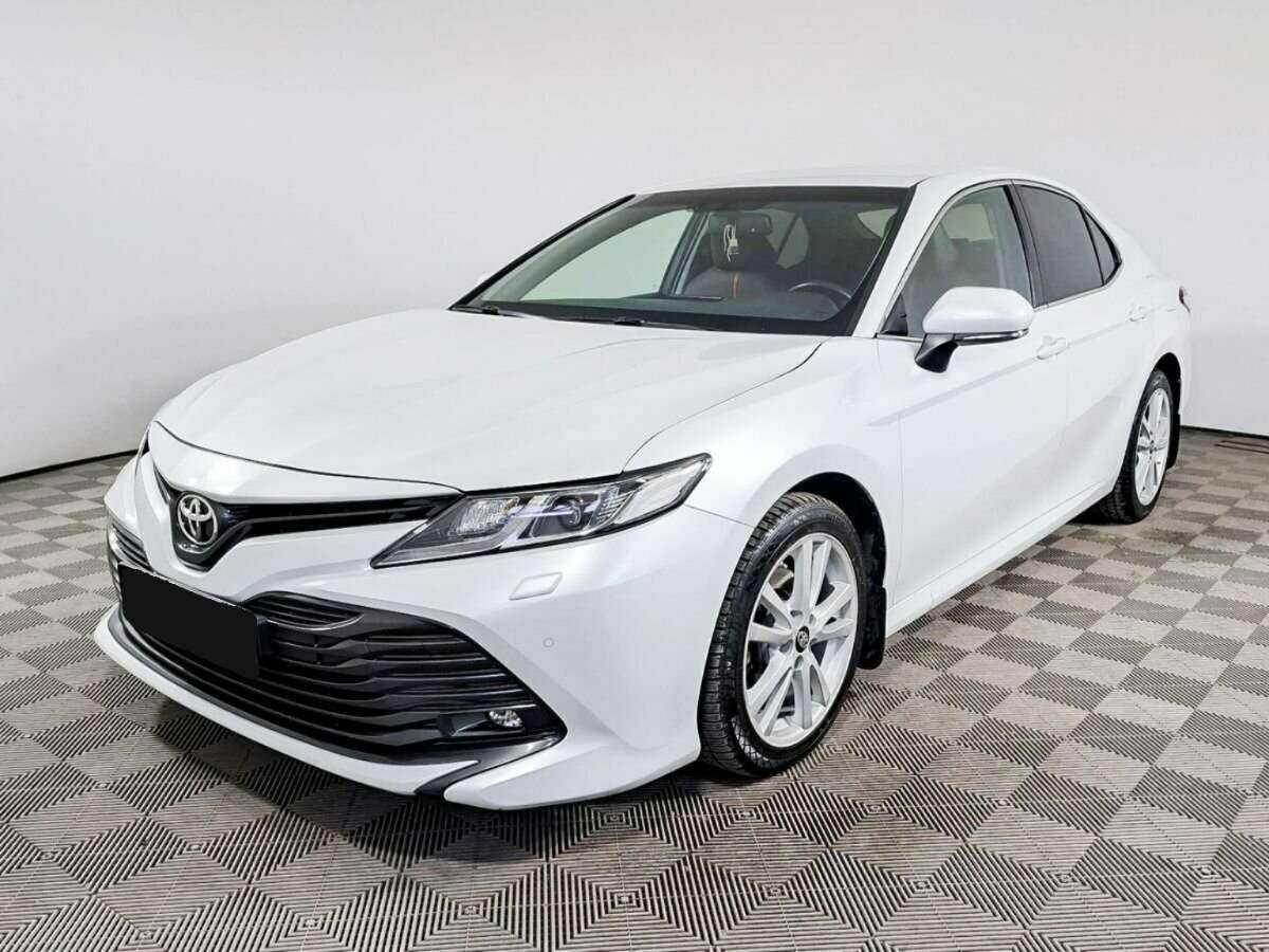 Toyota Camry, 2019 - фото №1