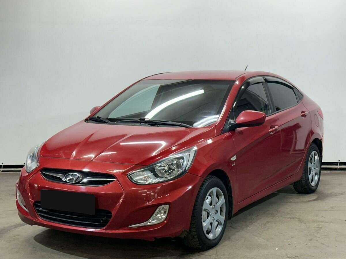 Hyundai Solaris, 2013 - фото №1