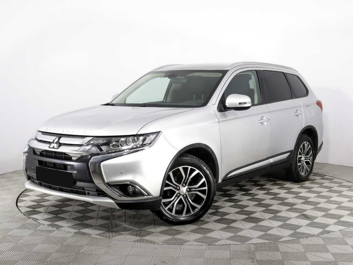 Mitsubishi Outlander, 2017 - фото №1