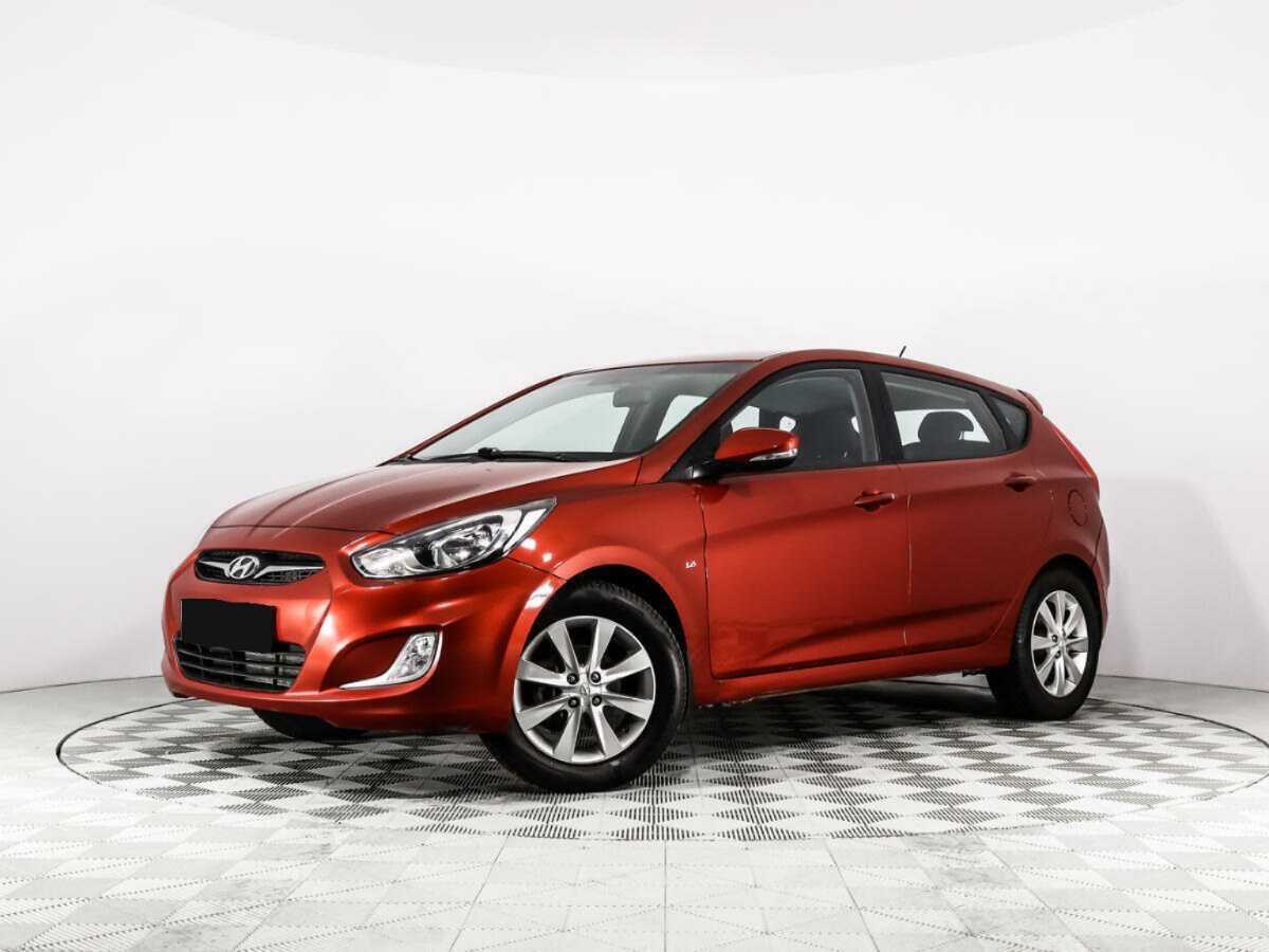 Hyundai Solaris, 2012 - фото №1