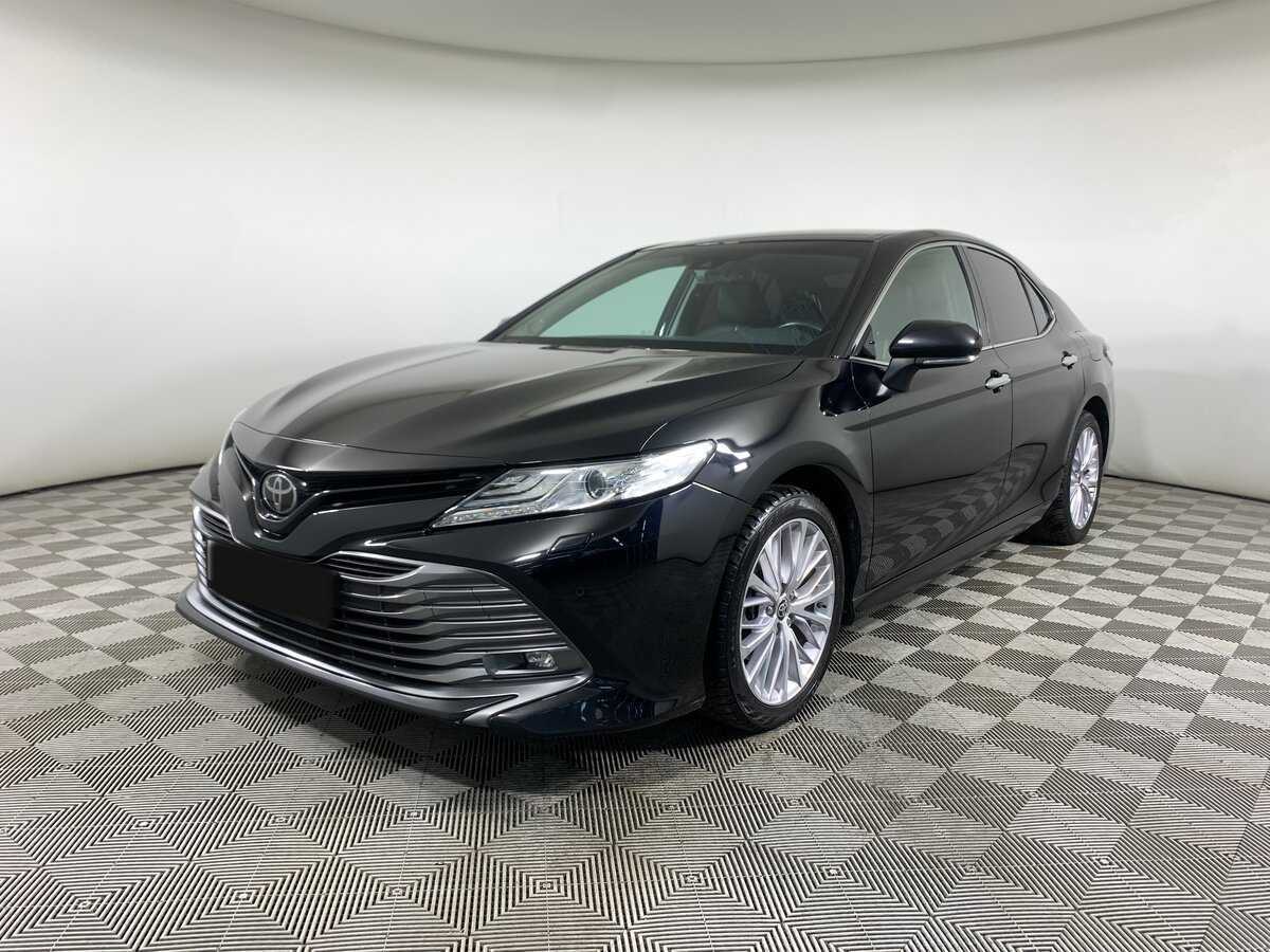 Toyota Camry, 2020 - фото №1