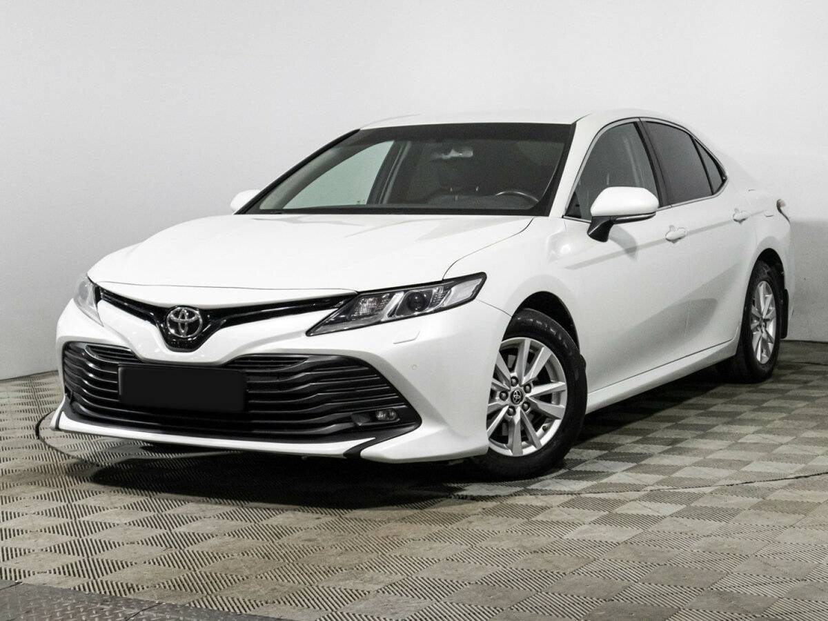 Toyota Camry, 2020 - фото №1