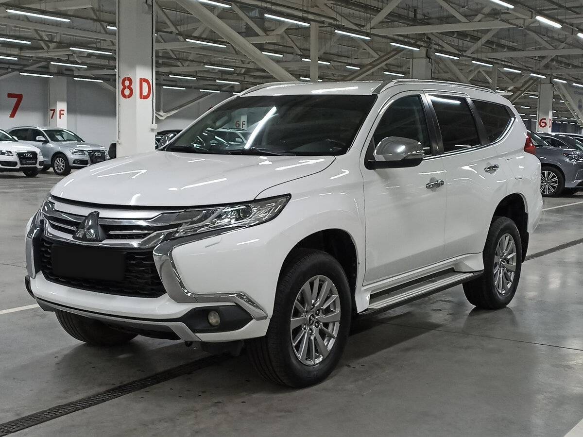 Mitsubishi Pajero Sport, 2018 - фото №1