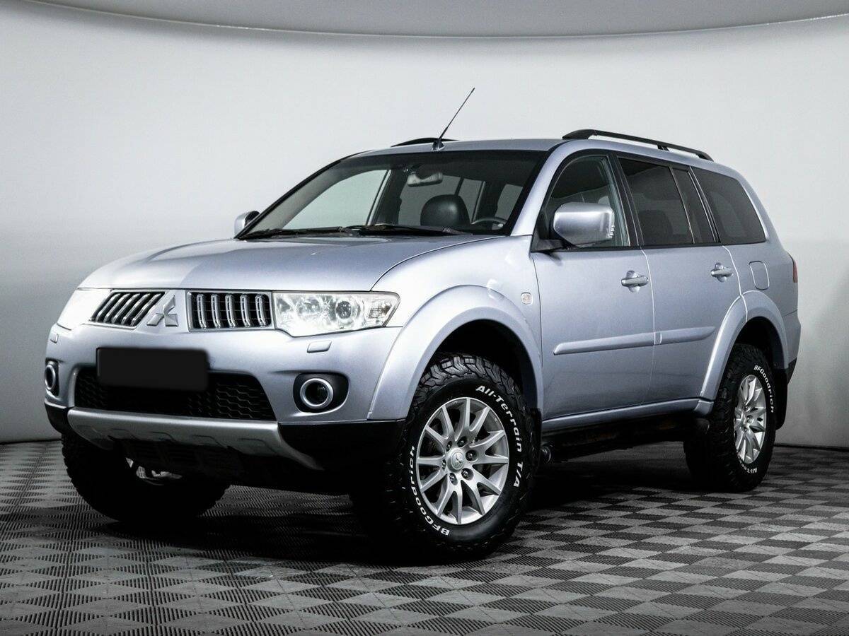 Mitsubishi Pajero Sport, 2013 - фото №1