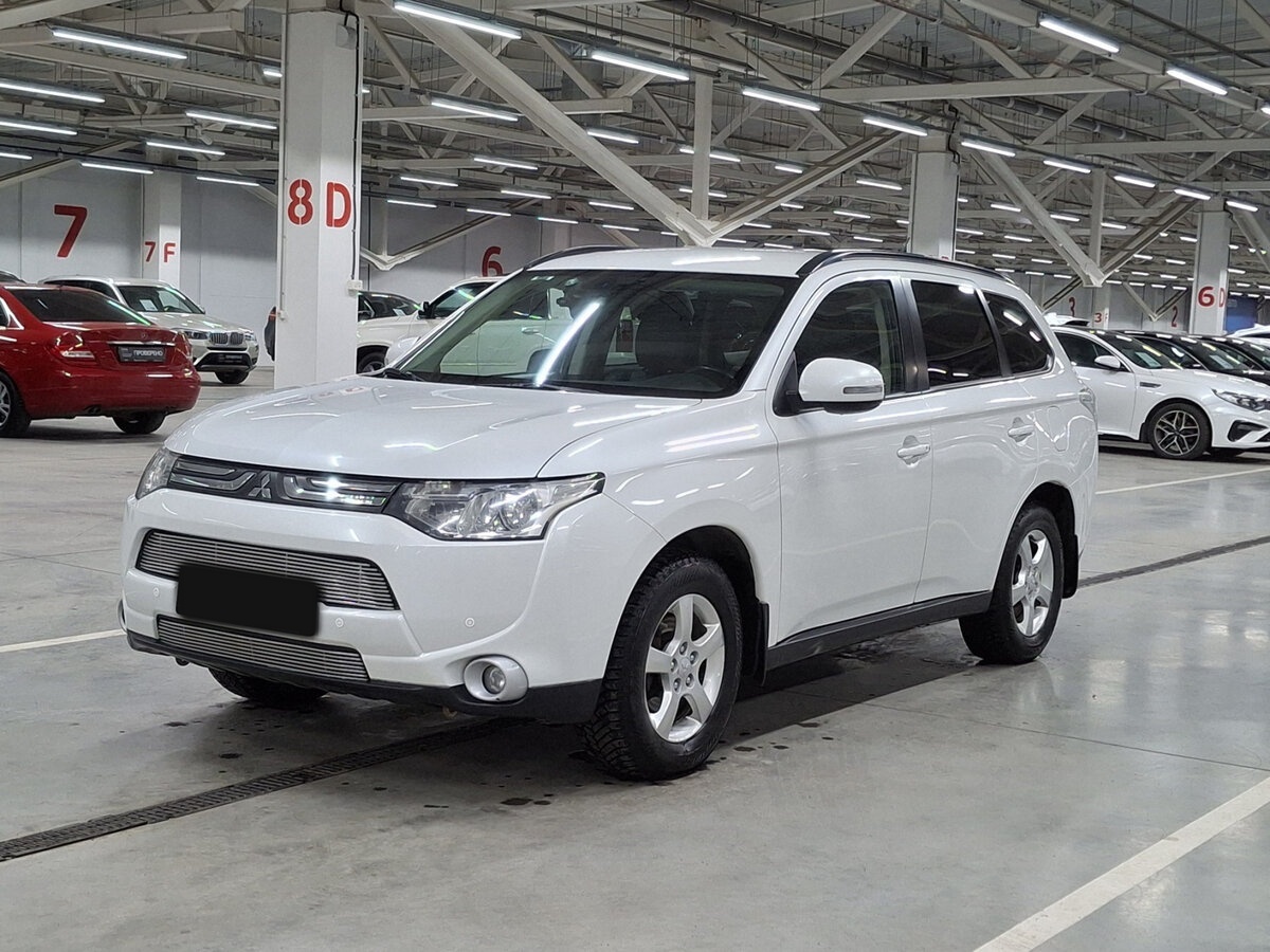 Mitsubishi Outlander III, 2013